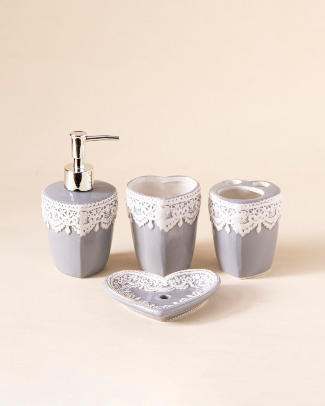 Romantic Lace Heart 4-Piece Bath Set 