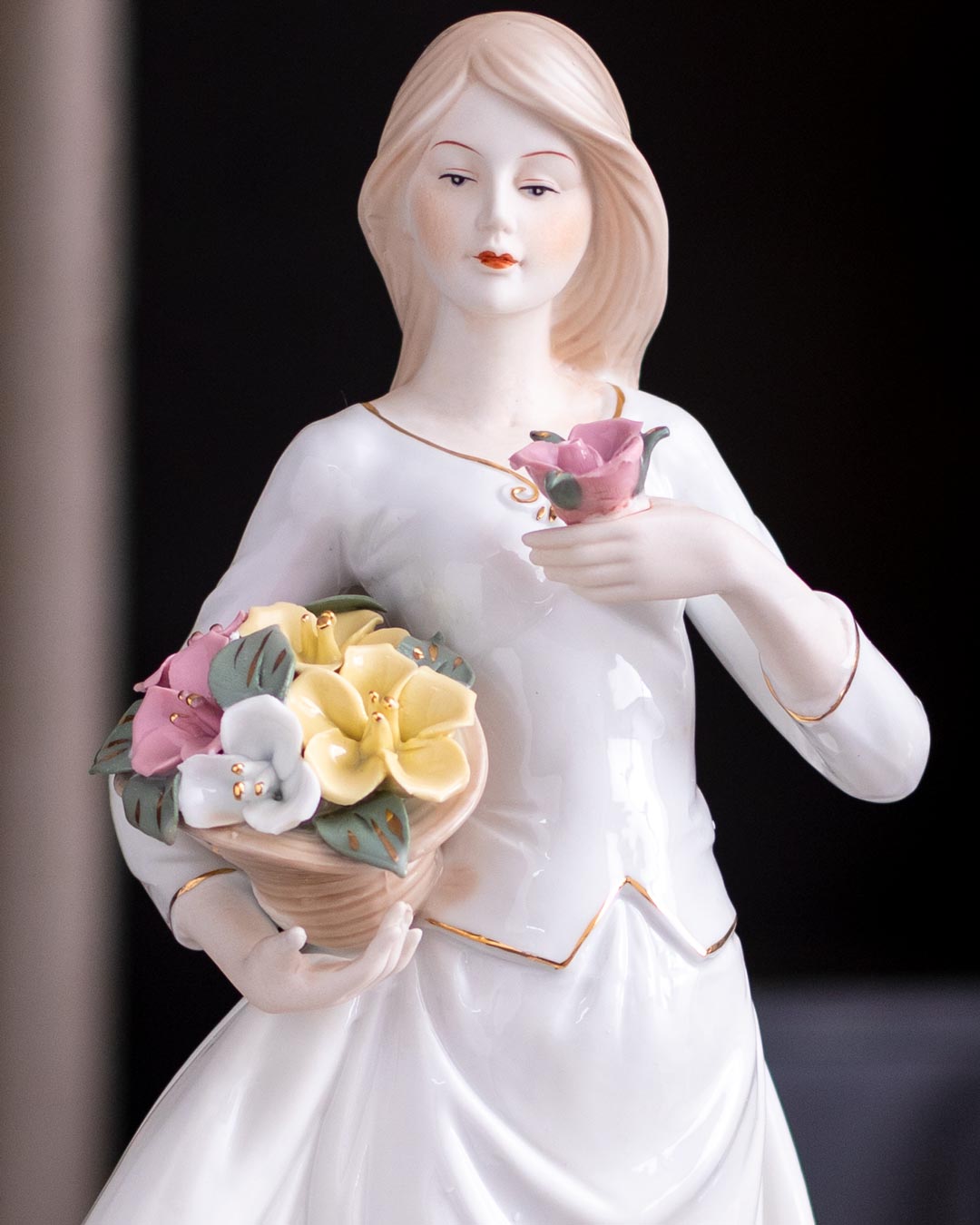 'Victorian Lady' Fine Porcelain Figurine - The Decor Kart 