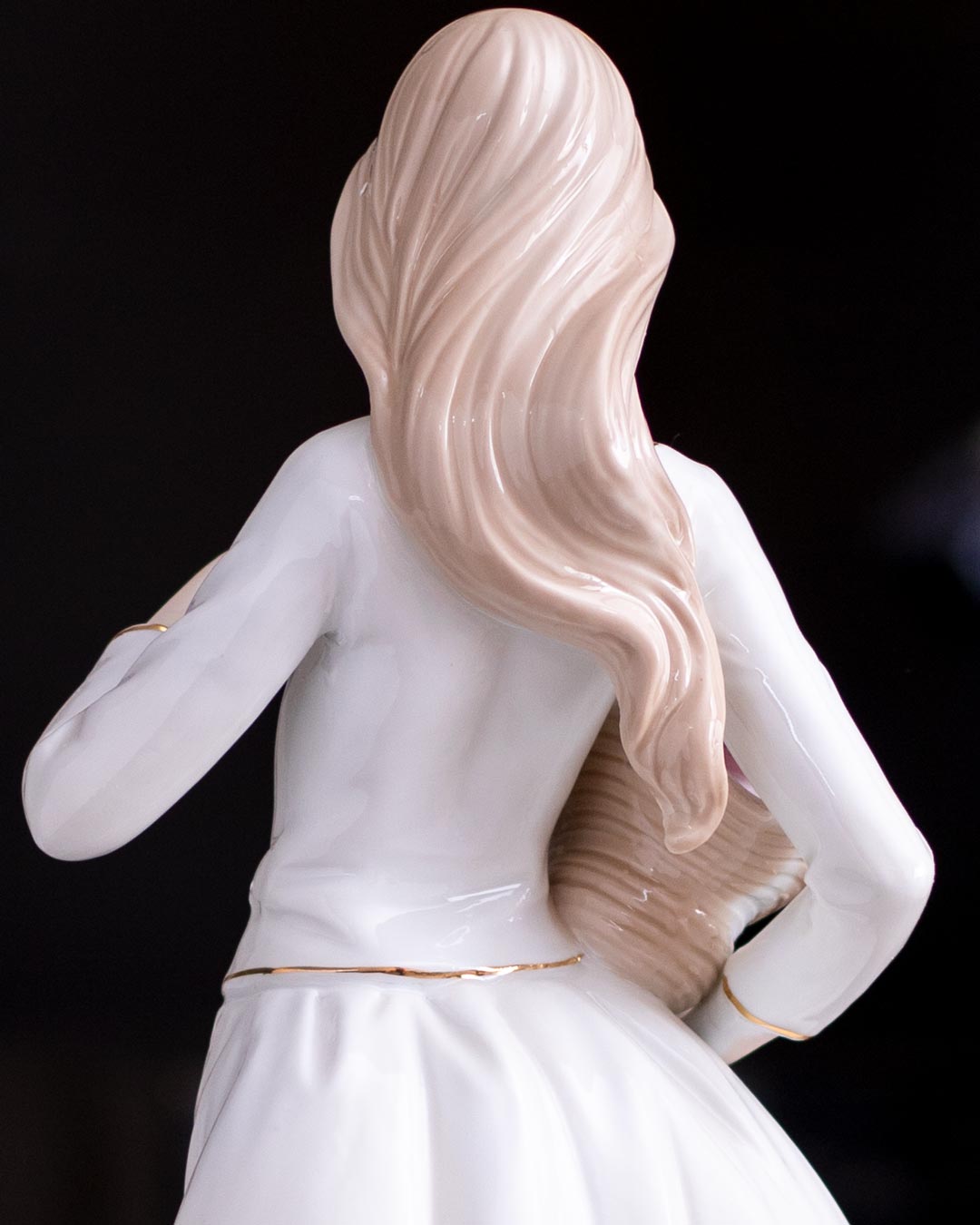 'Victorian Lady' Fine Porcelain Figurine - The Decor Kart 