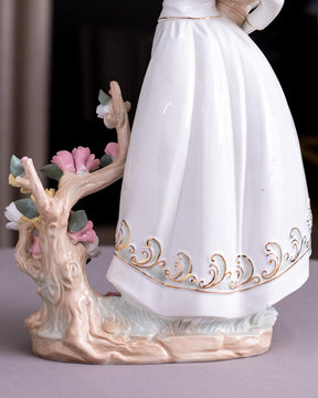 'Victorian Lady' Fine Porcelain Figurine - The Decor Kart 