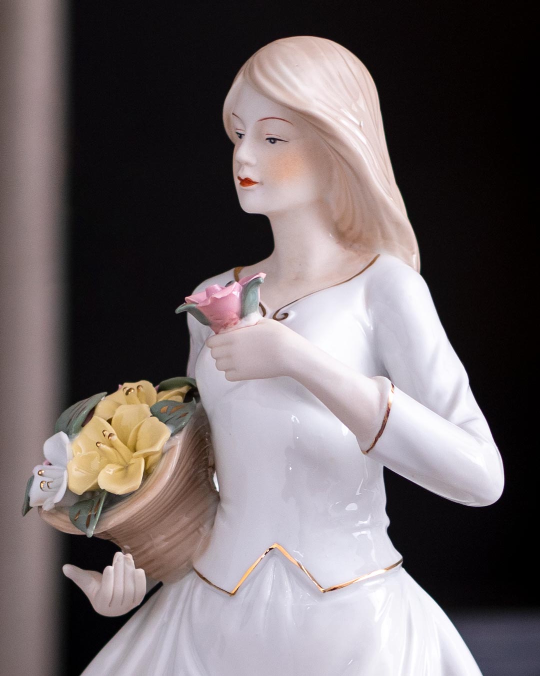 'Victorian Lady' Fine Porcelain Figurine - The Decor Kart 