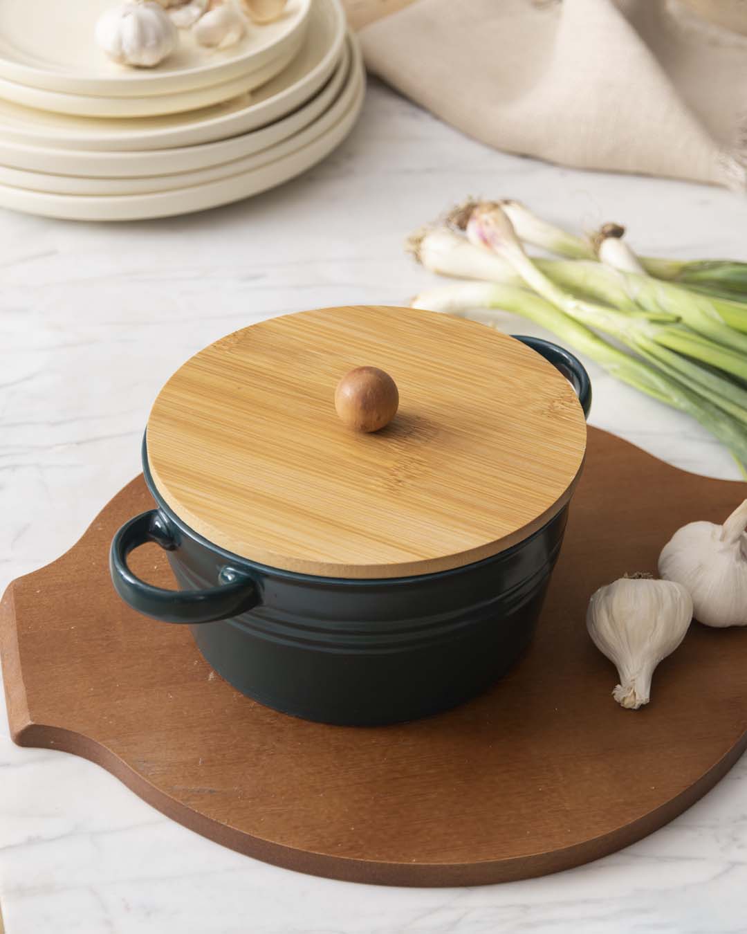 Enameled Buffet Casserole with Wood Lid - Small - The Decor Kart 
