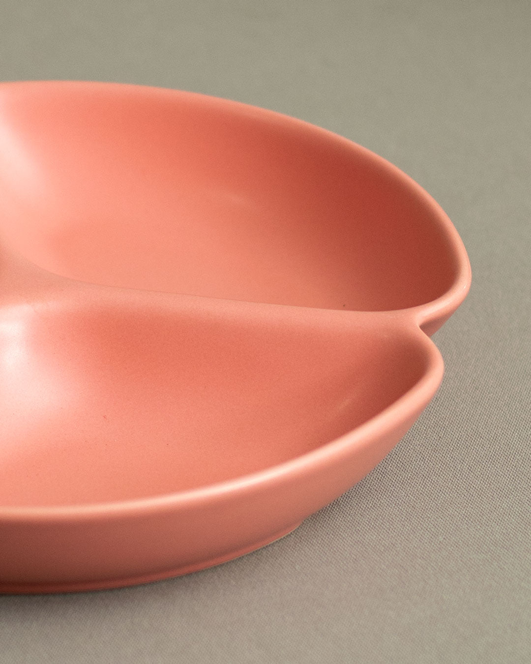 Monochrome Chip & Dip Platter - Pink - The Decor Kart 