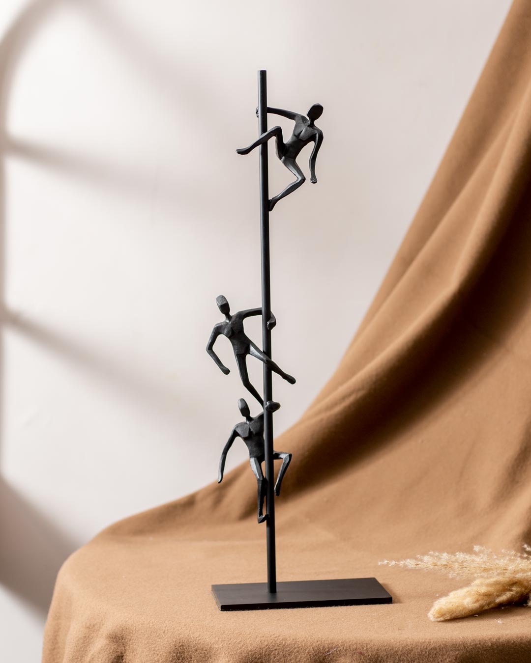 Pole Climbing Sculpture - The Decor Kart 