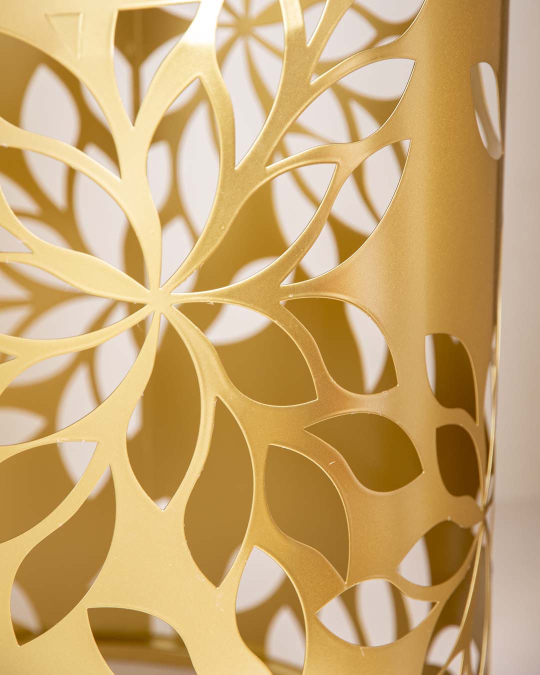 Leaf Cut Nesting Table - Set Of 2 - The Decor Kart 