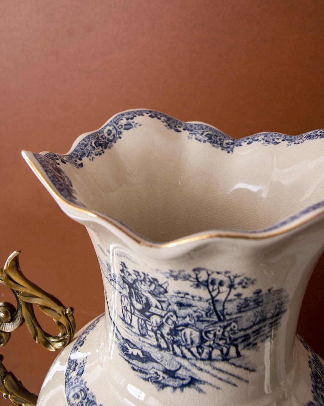 'Yorkshire' Victorian Ornamental Floor Vase - The Decor Kart 