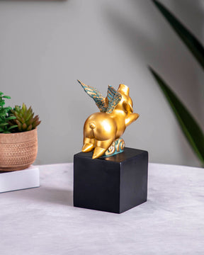 Flying Piggy Figurine - Set of 2