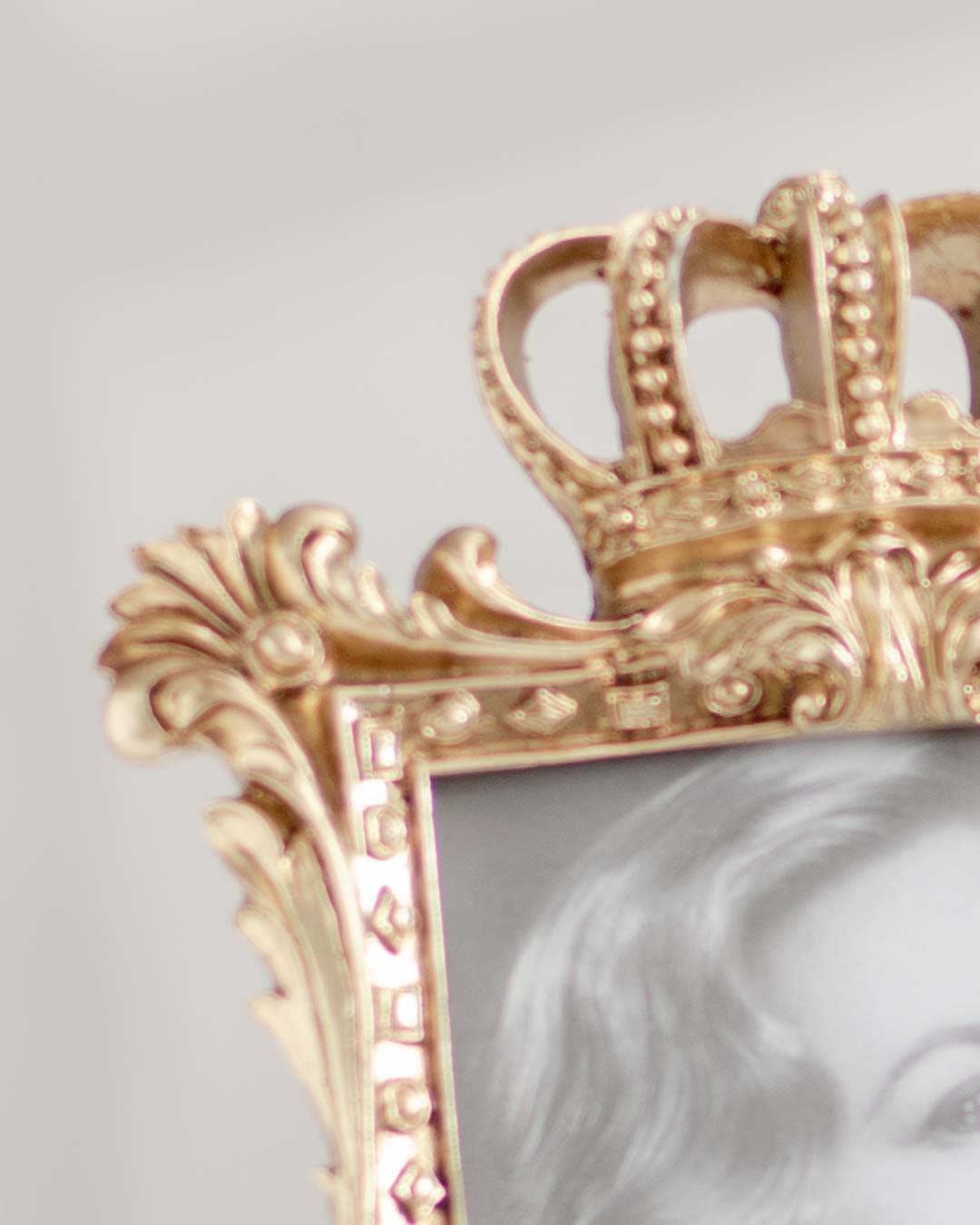 'Aristocrat' Photo Frame - Rustic Gold - The Decor Kart