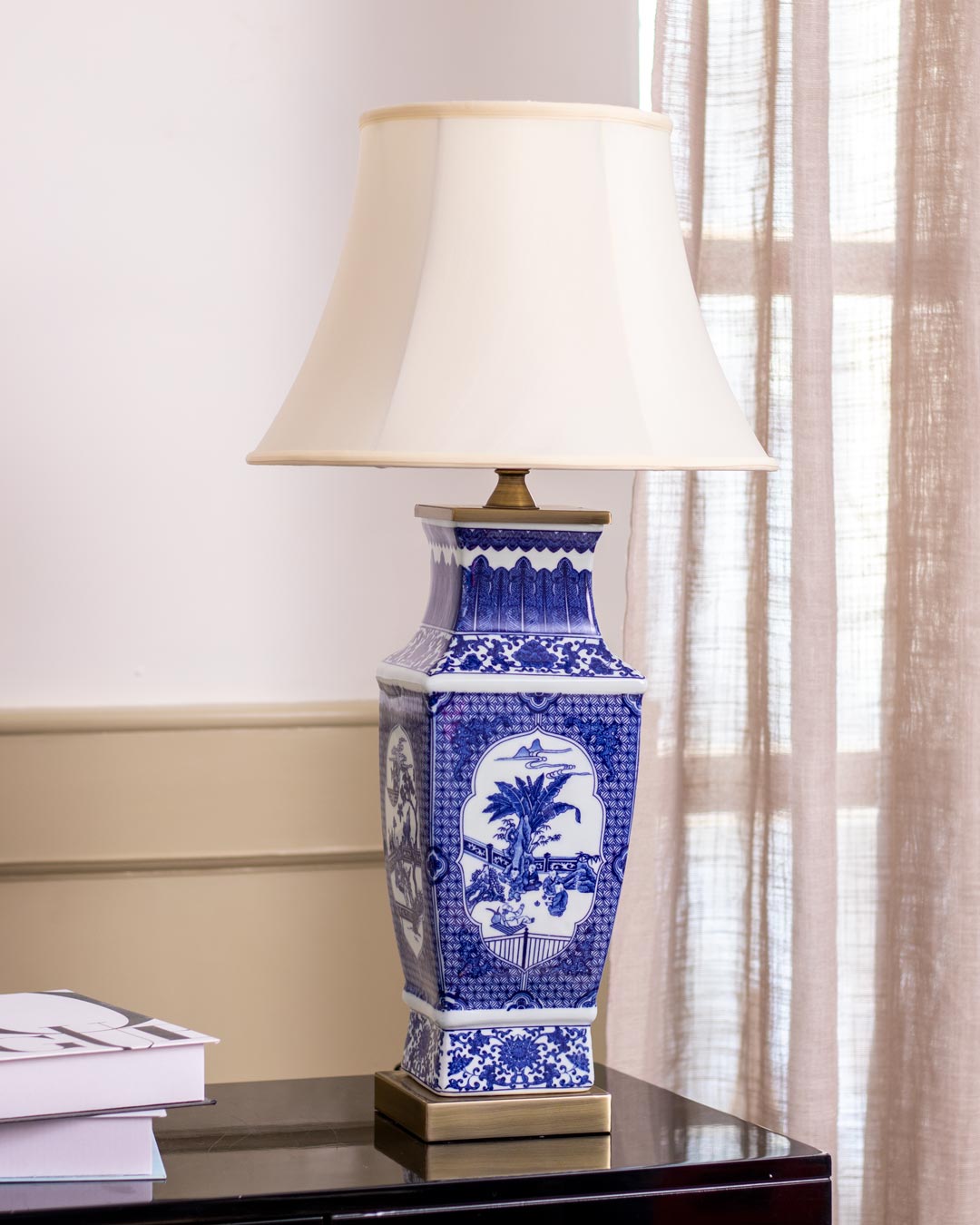 'Liddle' Porcelain Vase Table Lamp