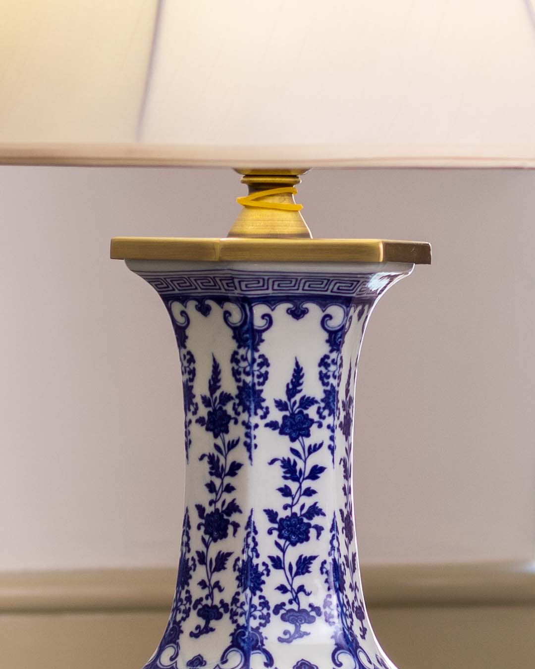 'Garlic Head' Porcelain Vase Table Lamp