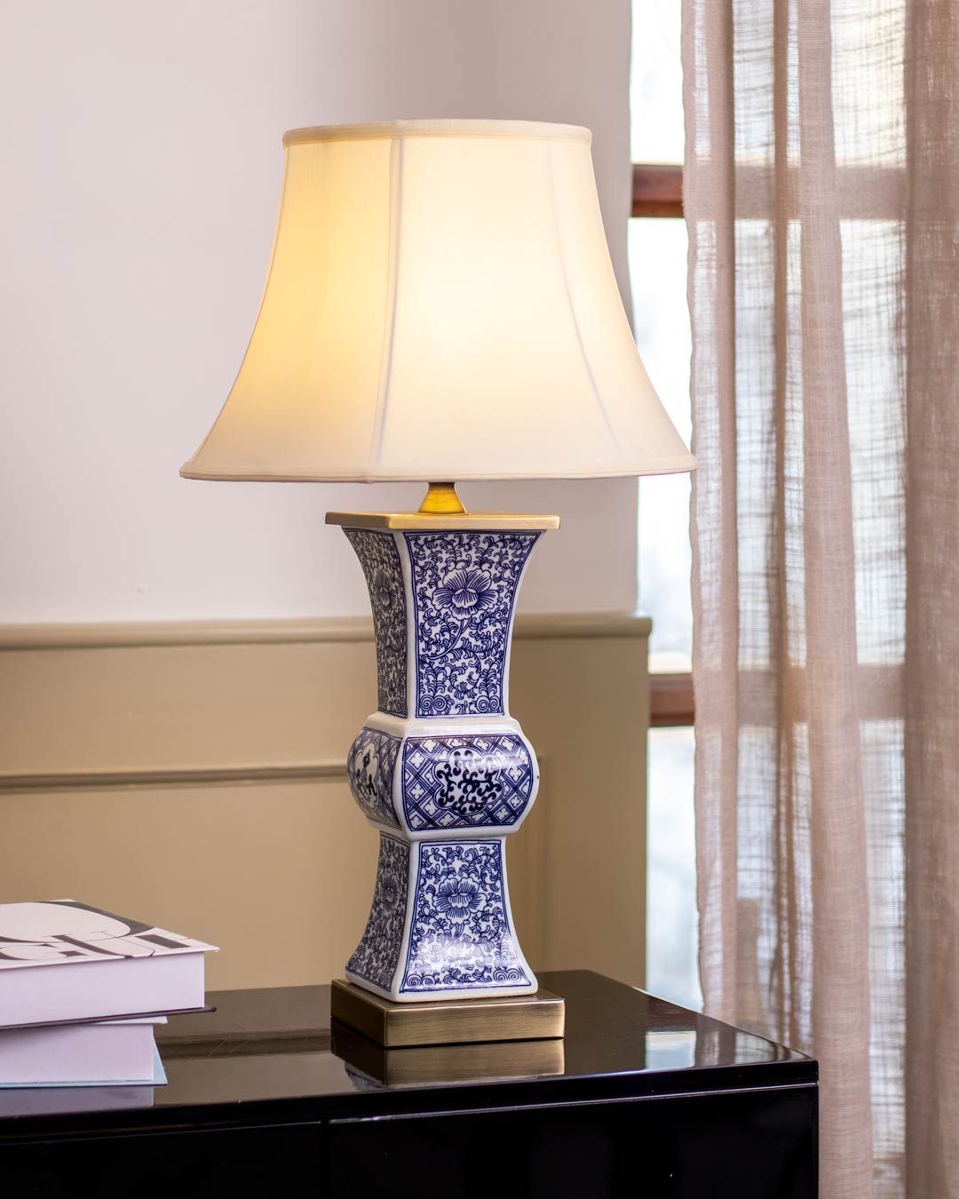'Roman Pillar' Porcelain Vase Table Lamp - The Decor Kart
