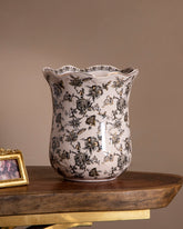 'Royal Noir' Ornamental Decorative Vase 