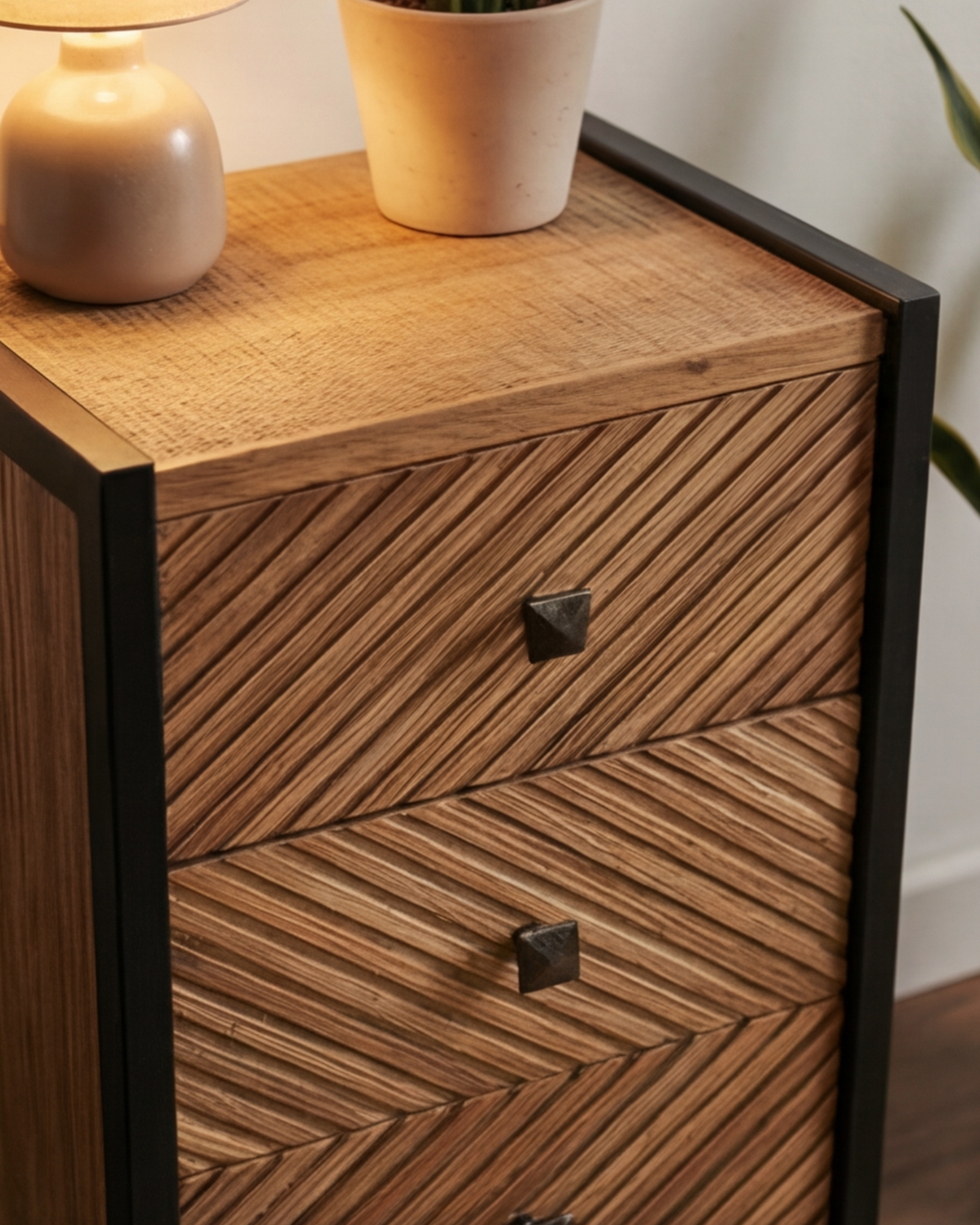 Chevron Grain 3-Drawer Bedside Cabinet