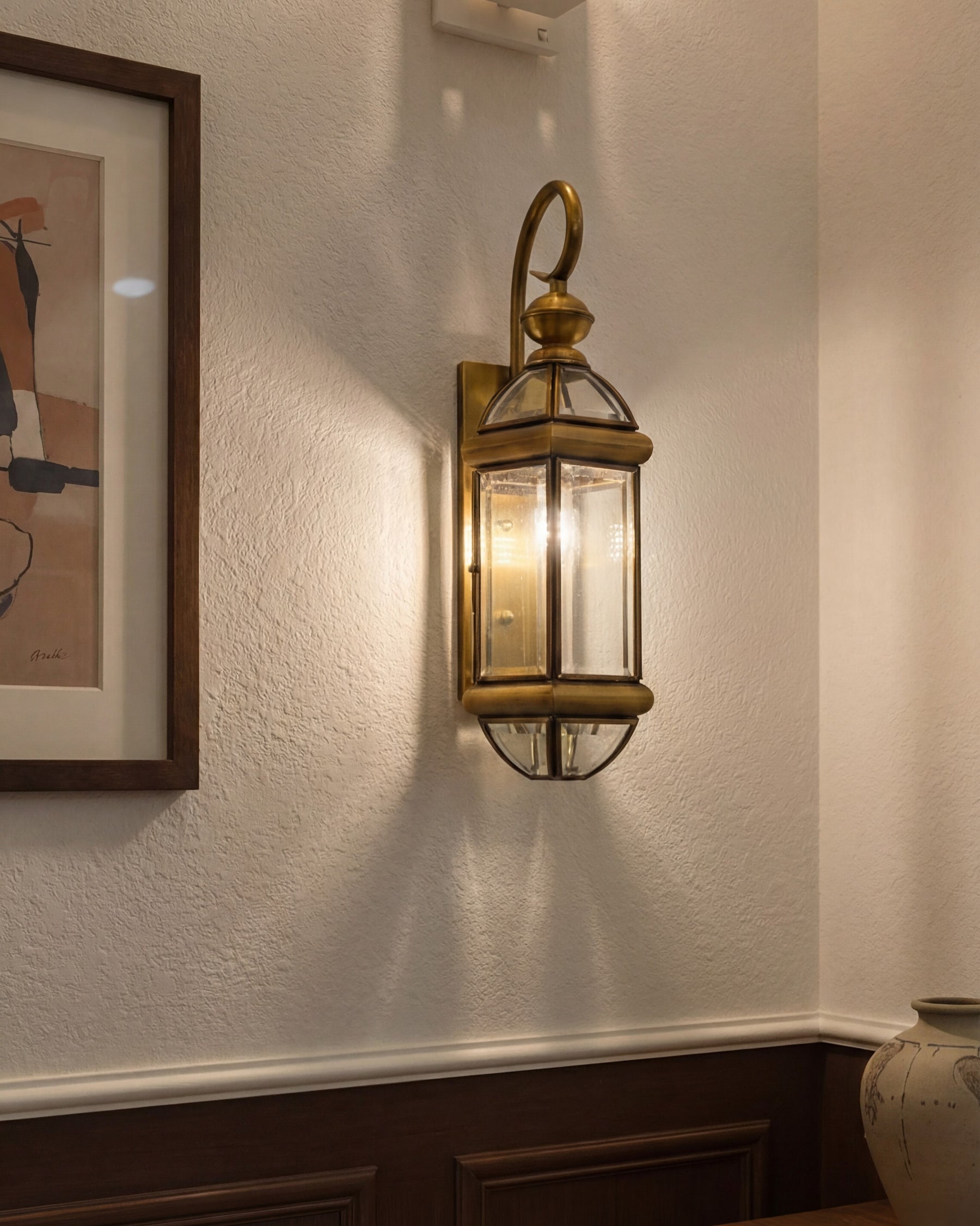 Classic Outdoor Wall Lantern 