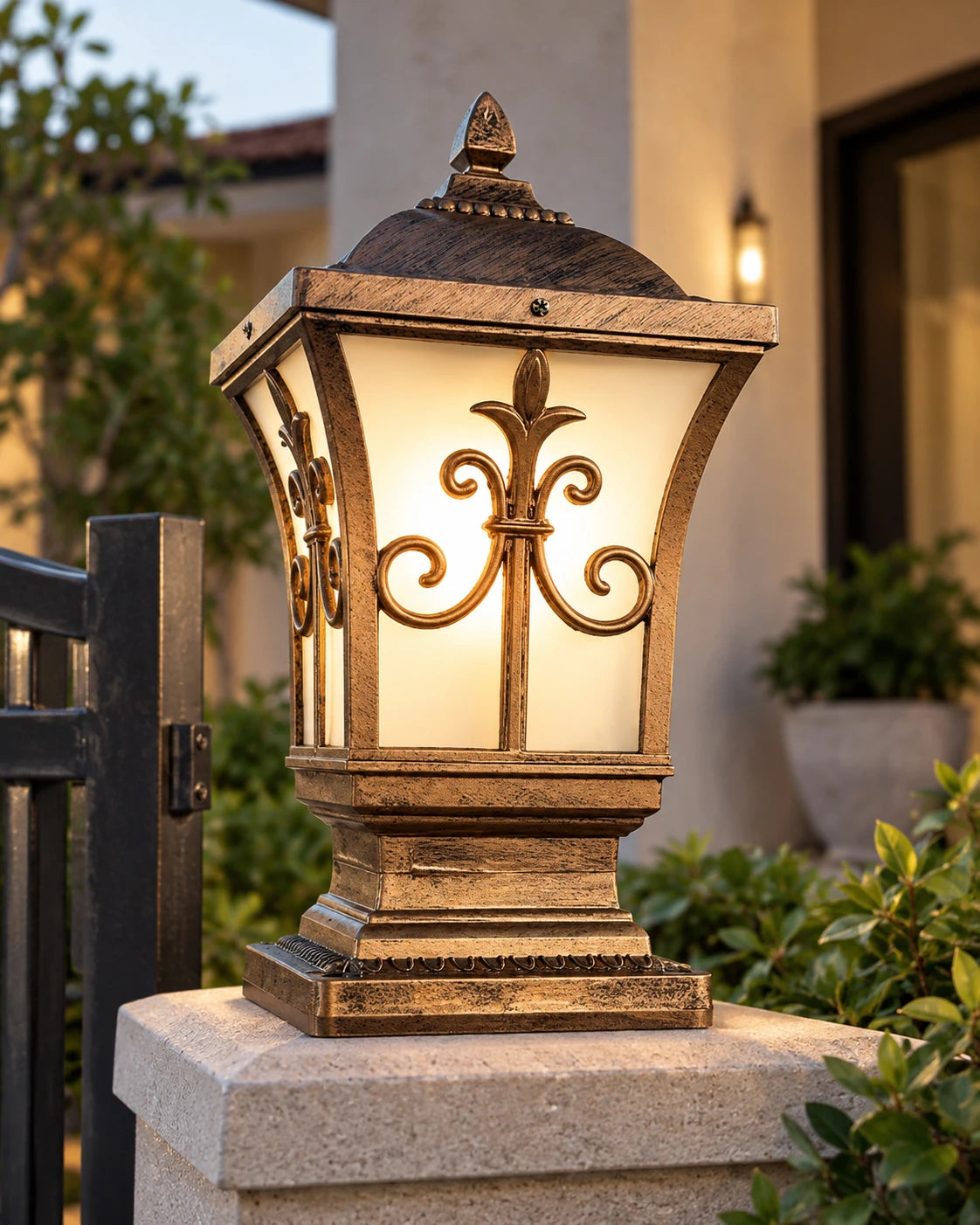Victorian Post Morden Gate Light-Gold Colour