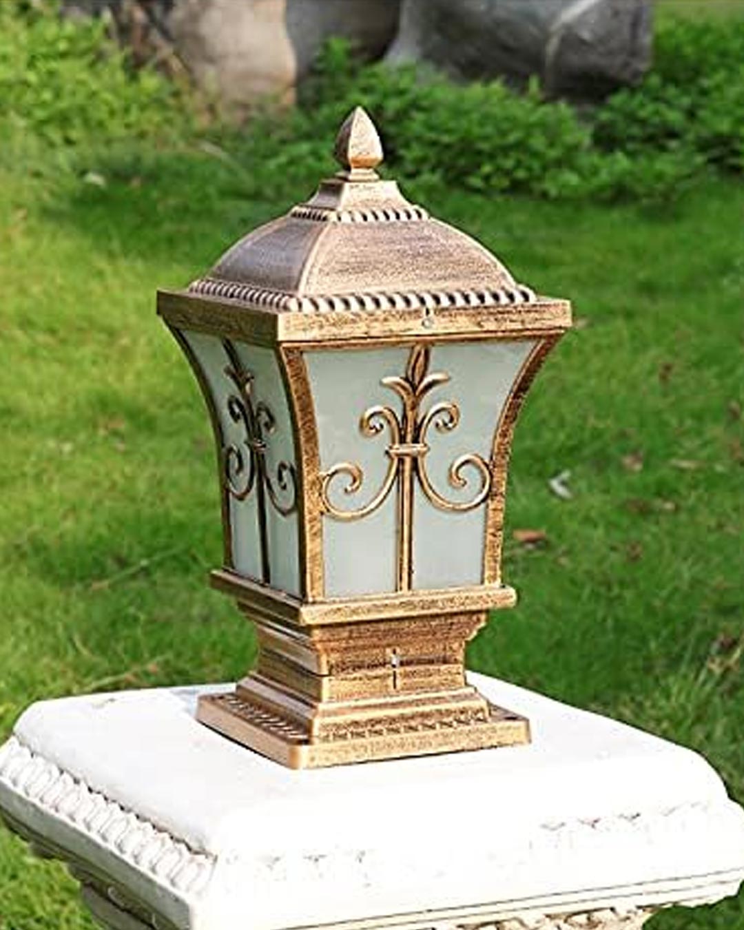 Victorian Post Morden Gate Light-Brown Colour