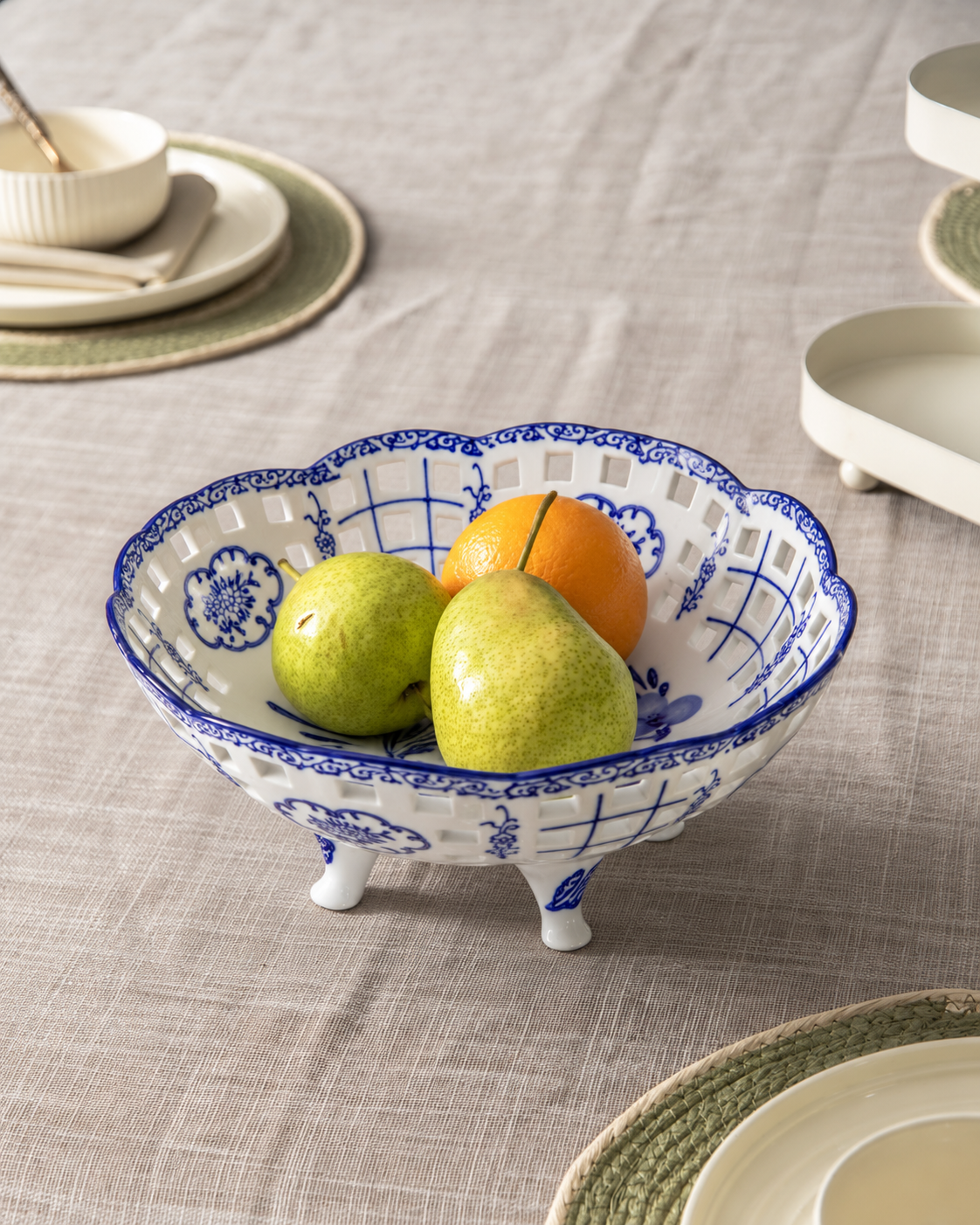 Blue Willow Floral Decorative Fruit Bowl