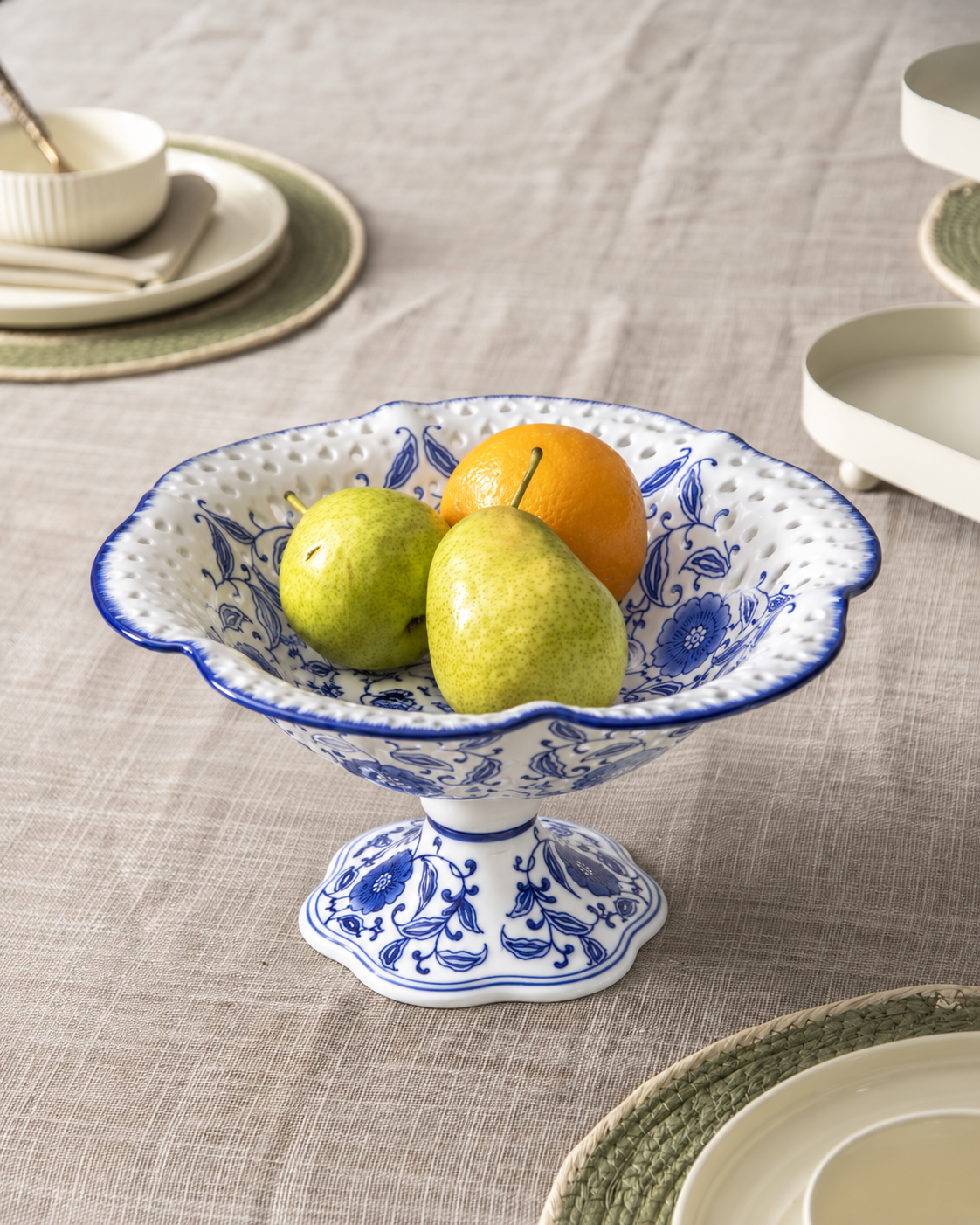 Blue Chinoiserie Scalloped Fruit Bowl