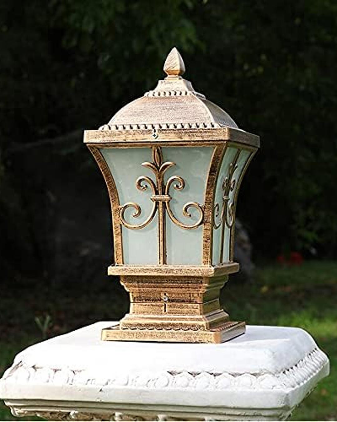 Victorian Post Morden Gate Light-Brown Colour
