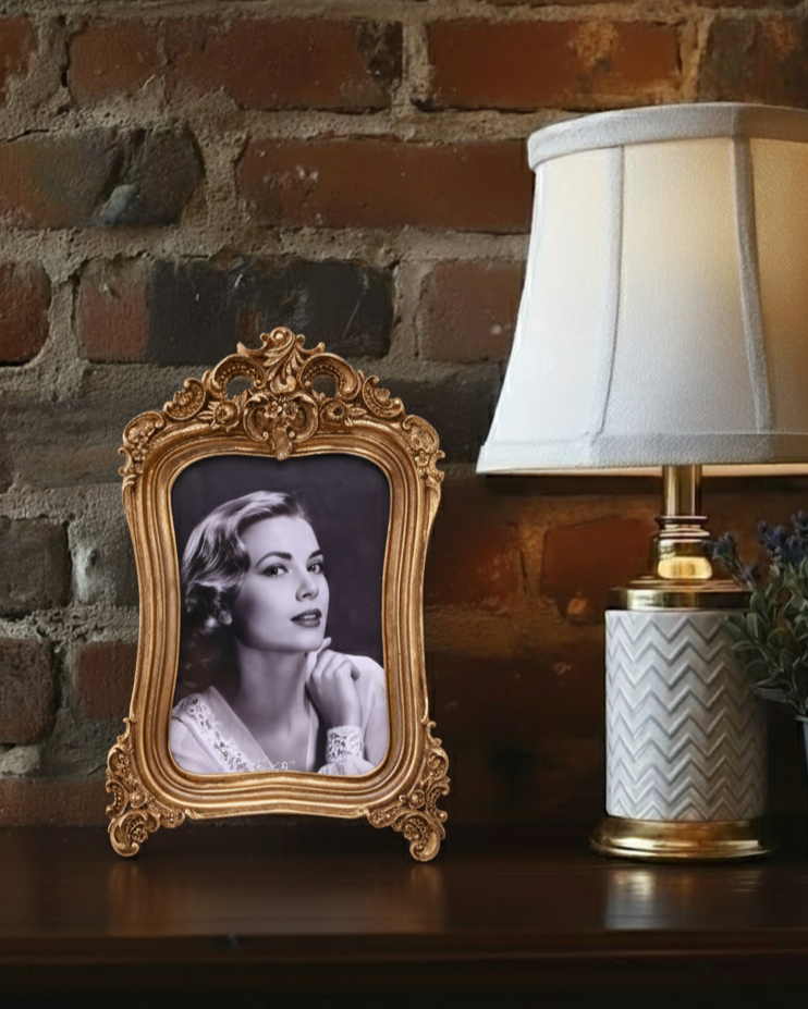 Regal Victorian Photo Frame 
