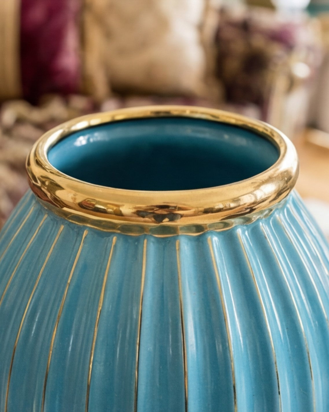 Ocean Blue Ribbed Vase 