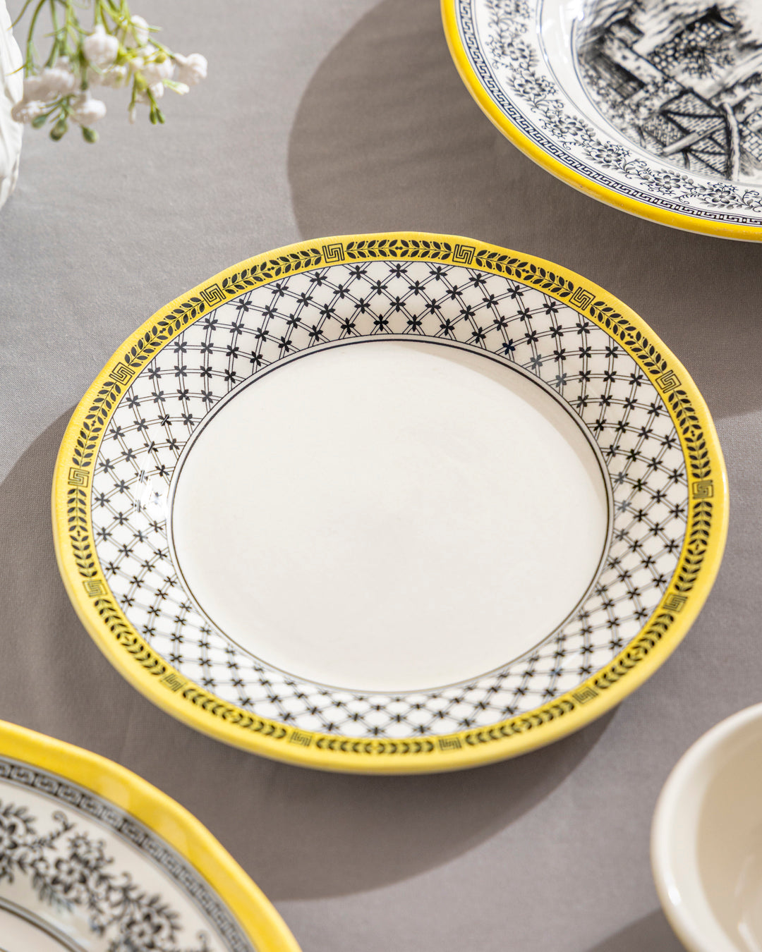 Vintage Motif Quarter Plate 