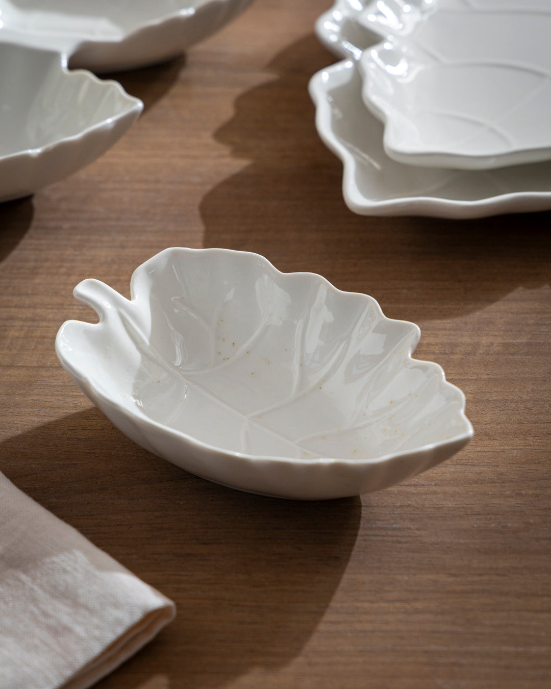 Ivory Leaf - 9 Piece Dinner Set 
