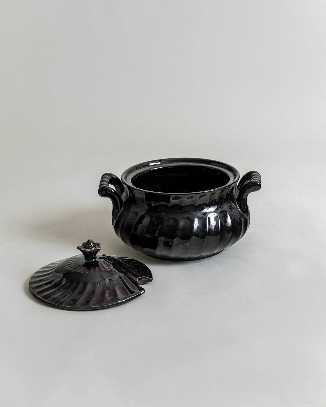 Midnight Ribbed Casserole With Lid 