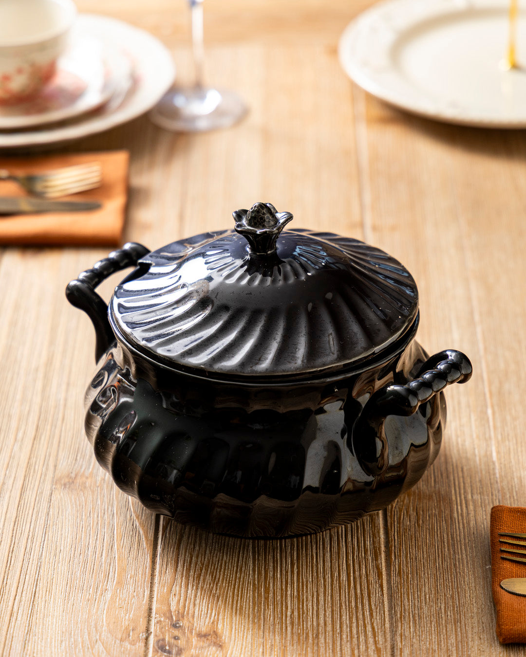 Midnight Ribbed Casserole With Lid 