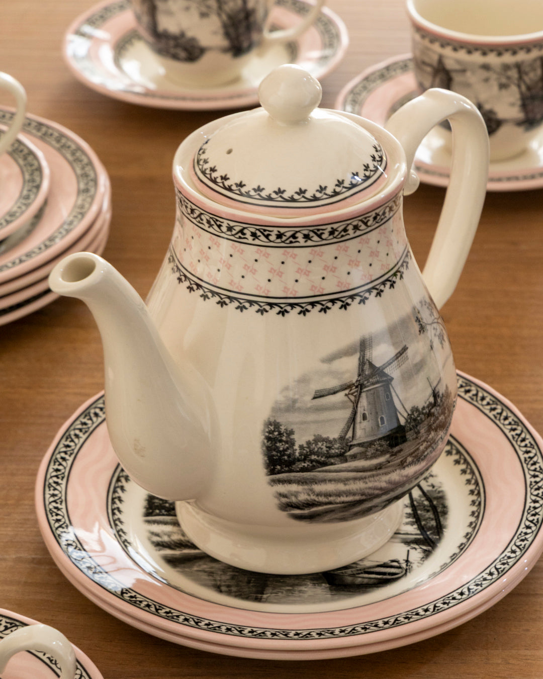 Windmill Heritage - 19 Piece Tea Set 