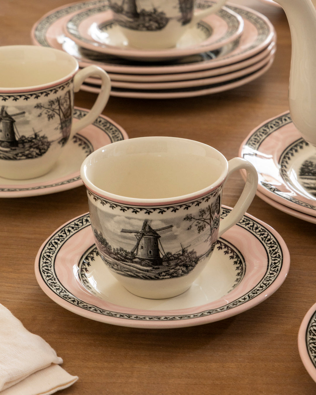 Windmill Heritage - 19 Piece Tea Set 