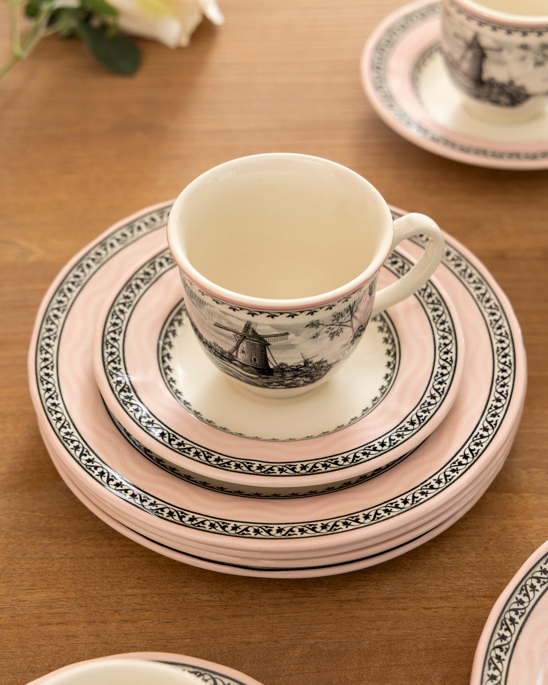 Windmill Heritage - 19 Piece Tea Set 