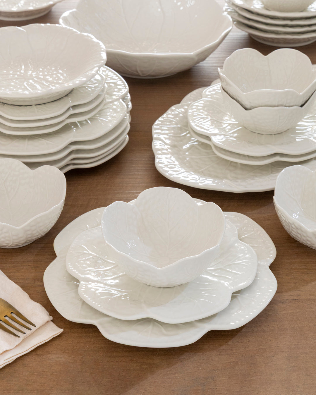White Leaf Elegance - 26 Piece Dinner Set 
