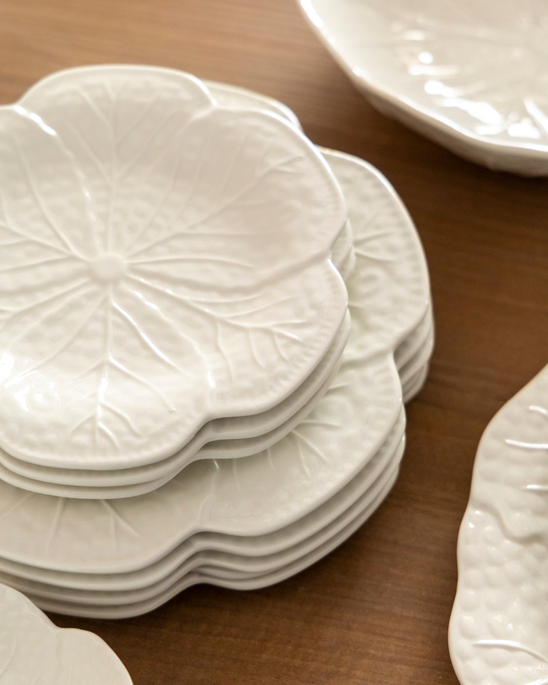White Leaf Elegance - 26 Piece Dinner Set 
