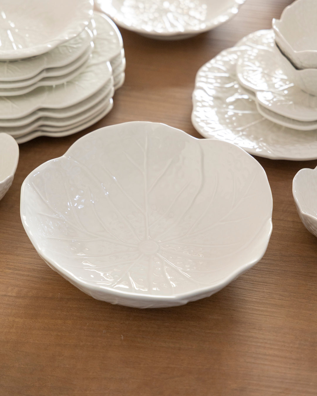 White Leaf Elegance - 26 Piece Dinner Set 