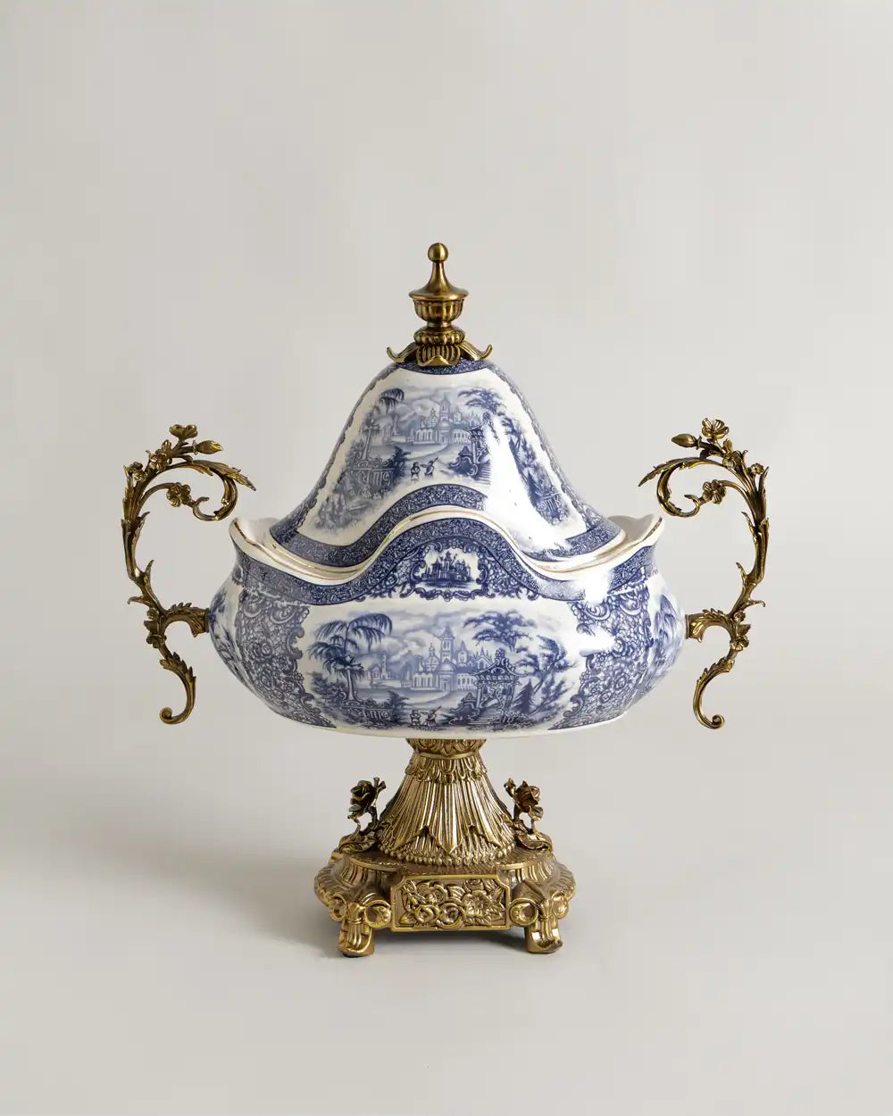 'Toile de Jouy' Victorian Ornamental Lid Vase