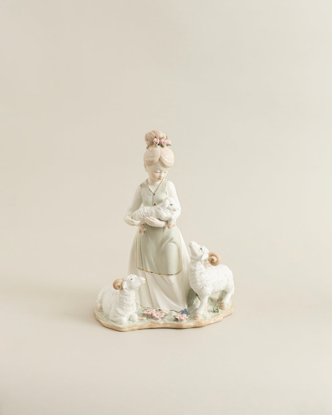 "Victorian Lady - Fine Porcelain Figurine 