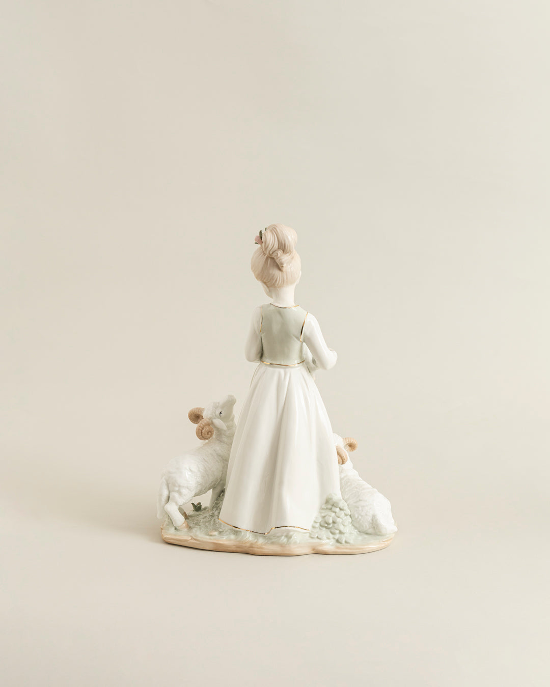 "Victorian Lady - Fine Porcelain Figurine 