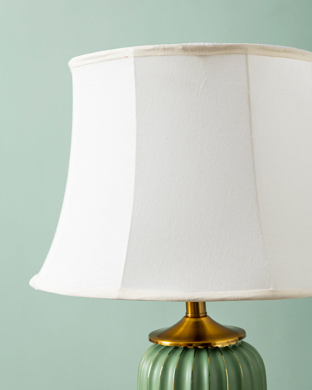 Emerald Glow Table Lamp 