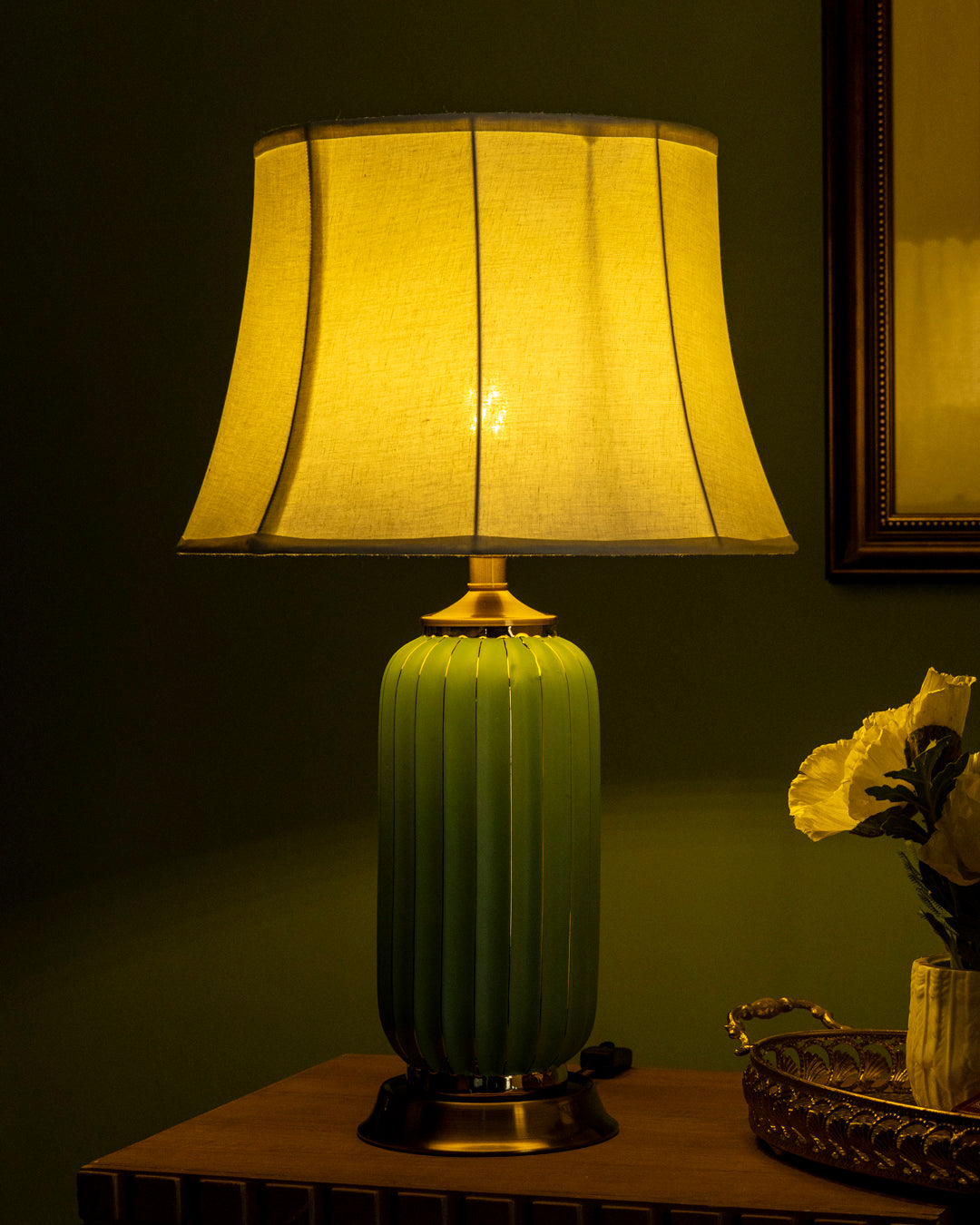 Scalloped Bell Shade Table Lamp - Green 