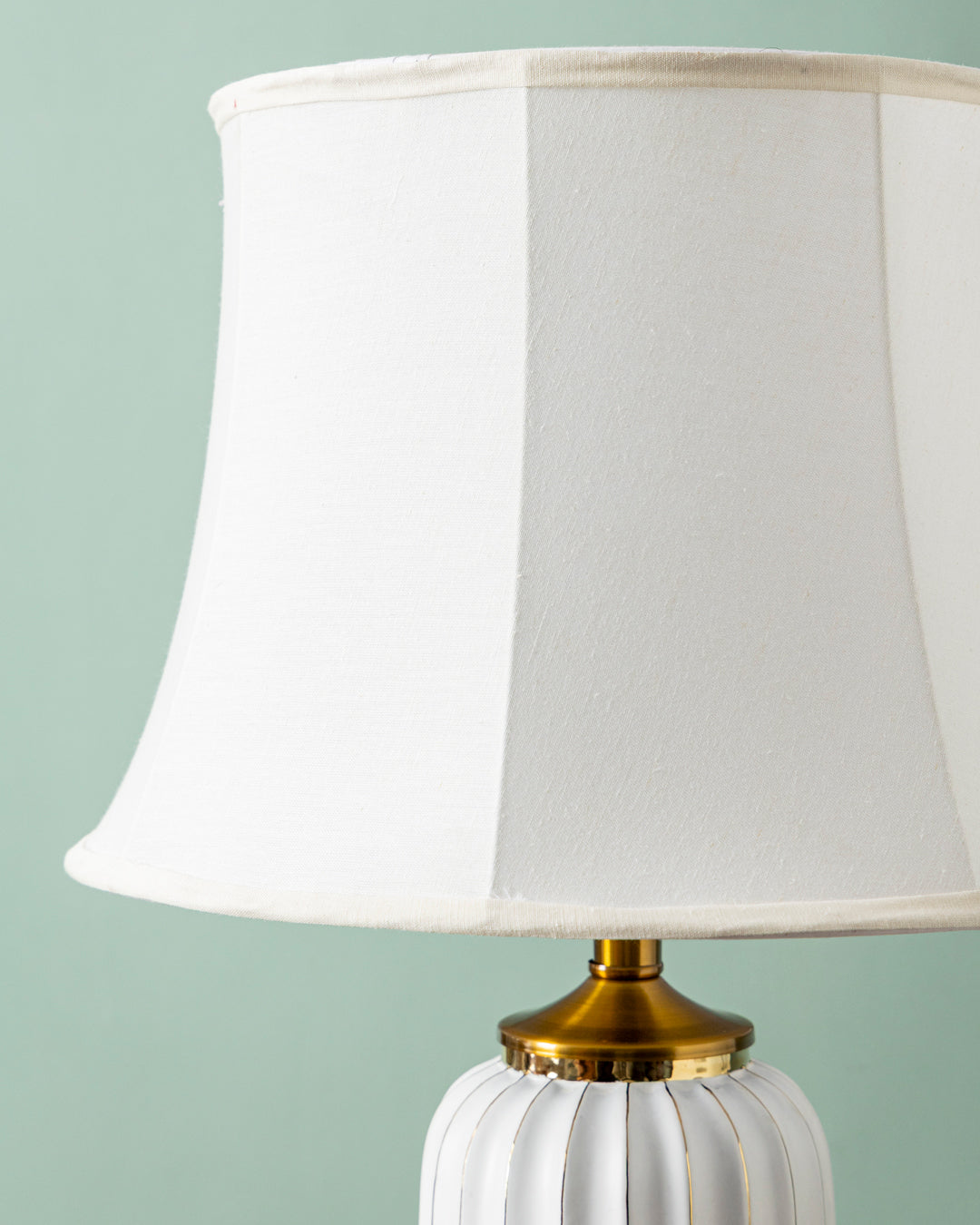 Scalloped Bell Shade Table Lamp - White 