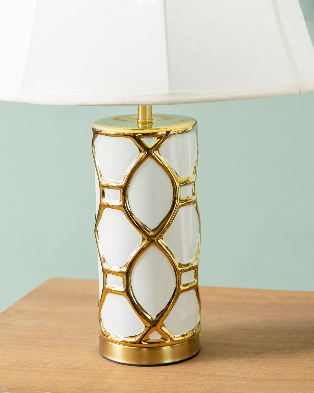 Ivory Lattice Gold Table Lamp 