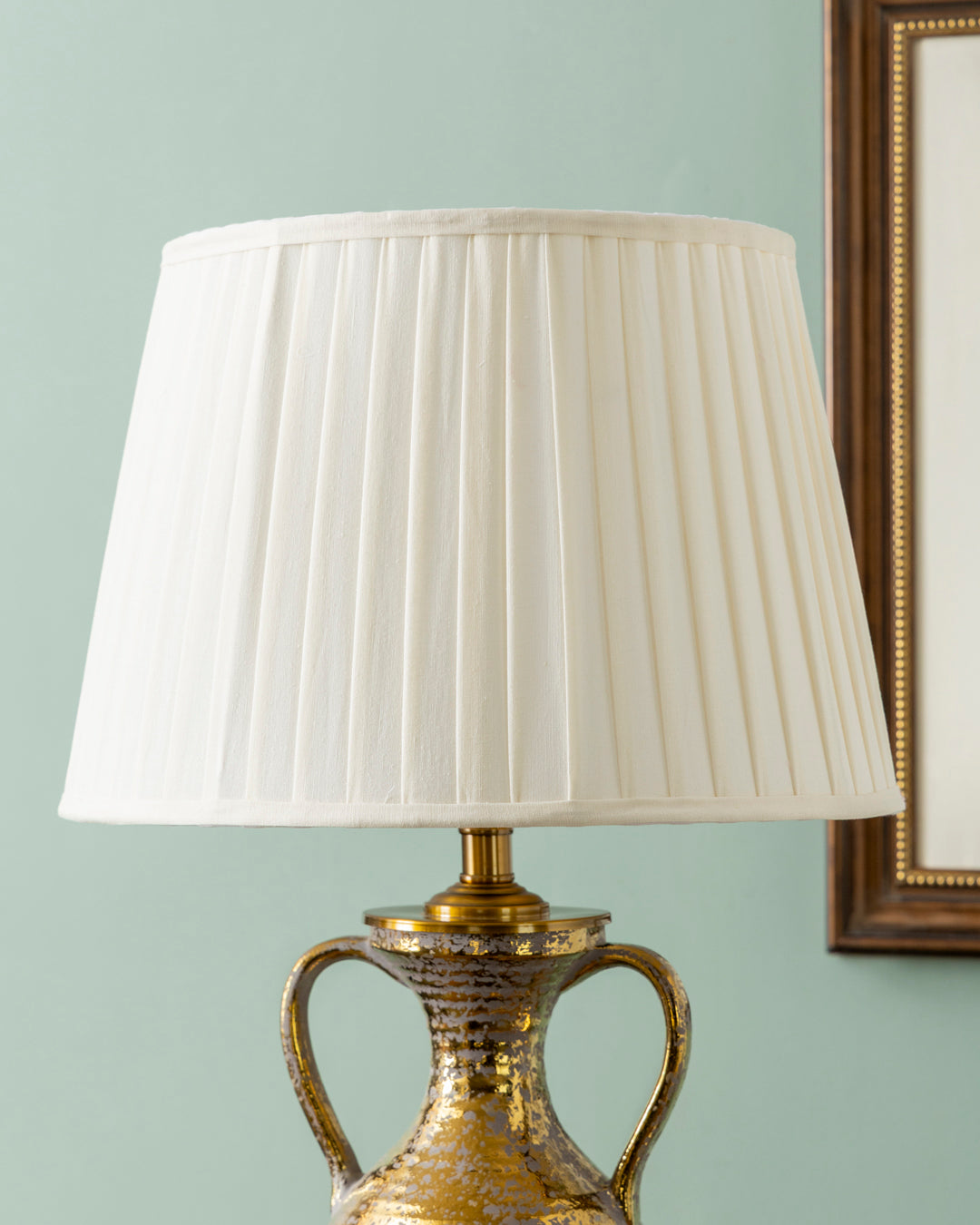 Golden Aura Ceramic Table Lamp 