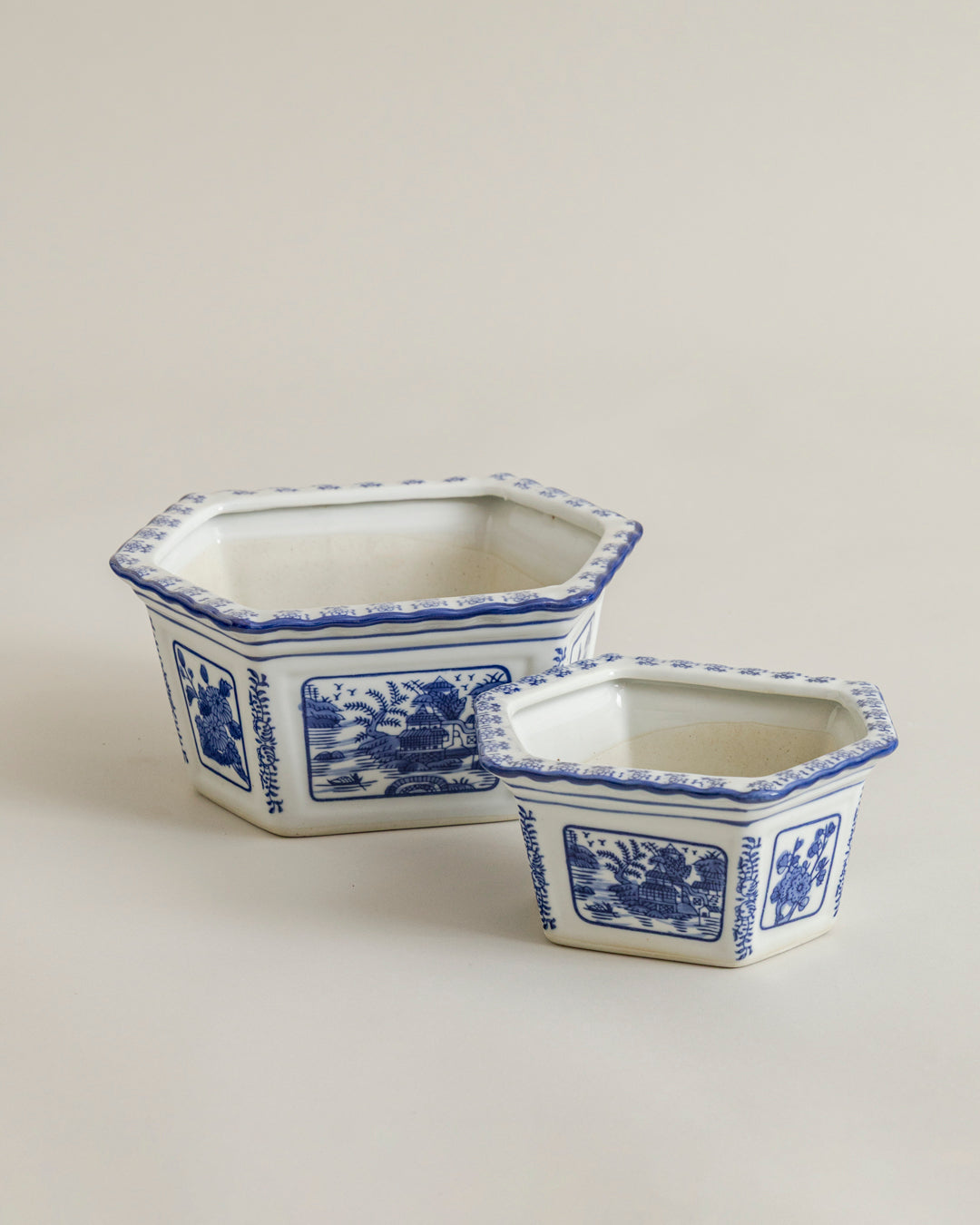 Blue Willow Scenic Planter - 17 cm 