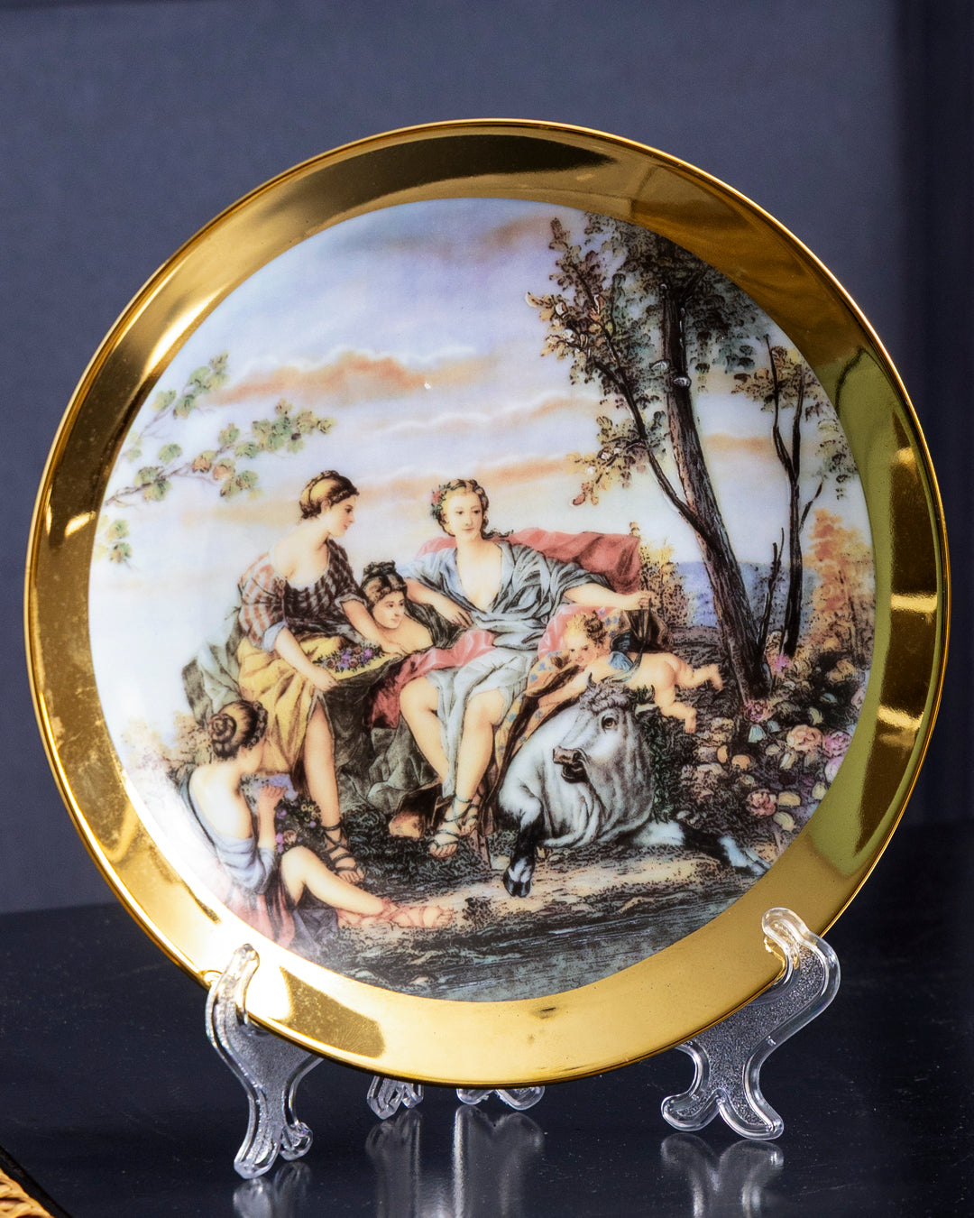 Victorian Elegance Golden Rim Decorative Plates - 27 CM 