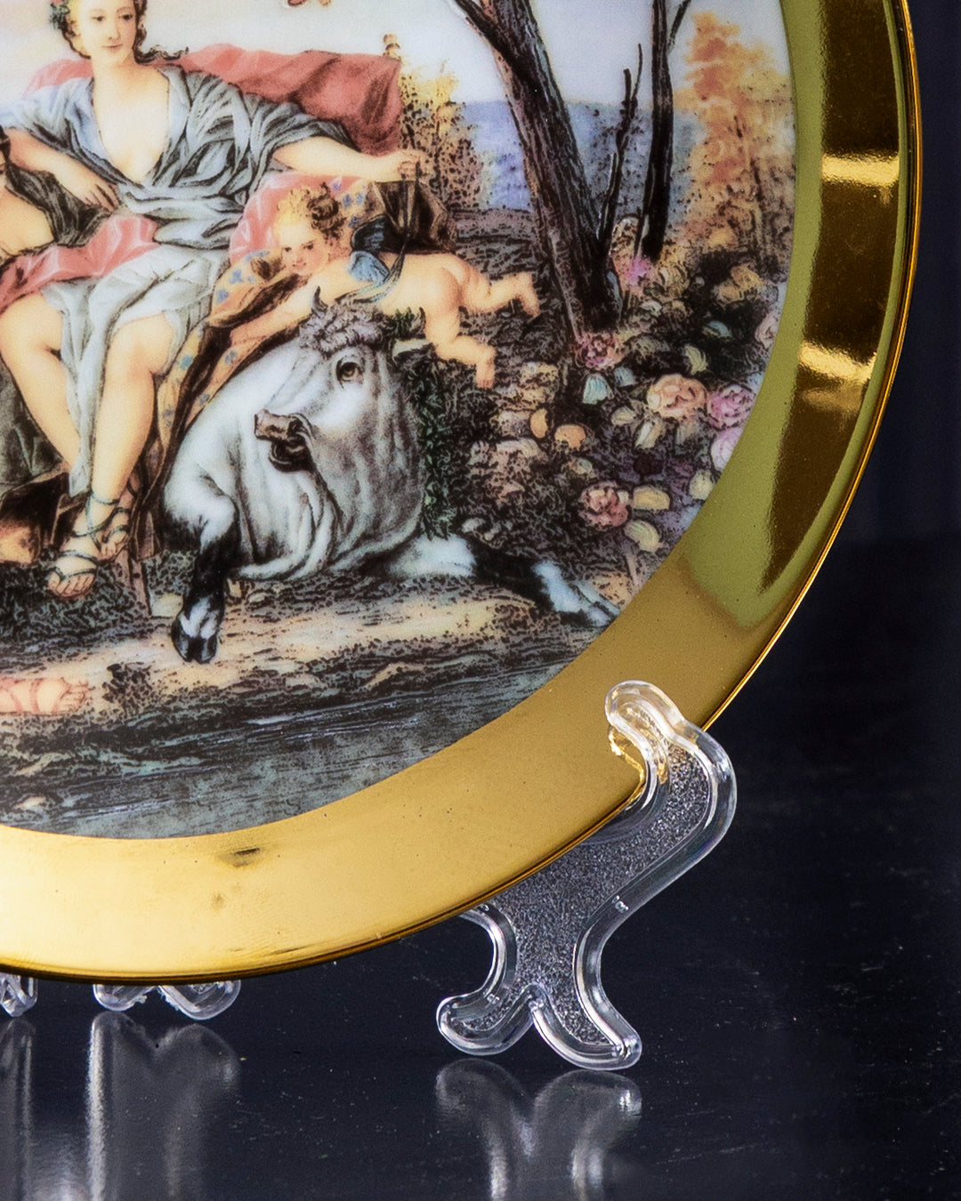 Victorian Elegance Golden Rim Decorative Plates - 27 CM 