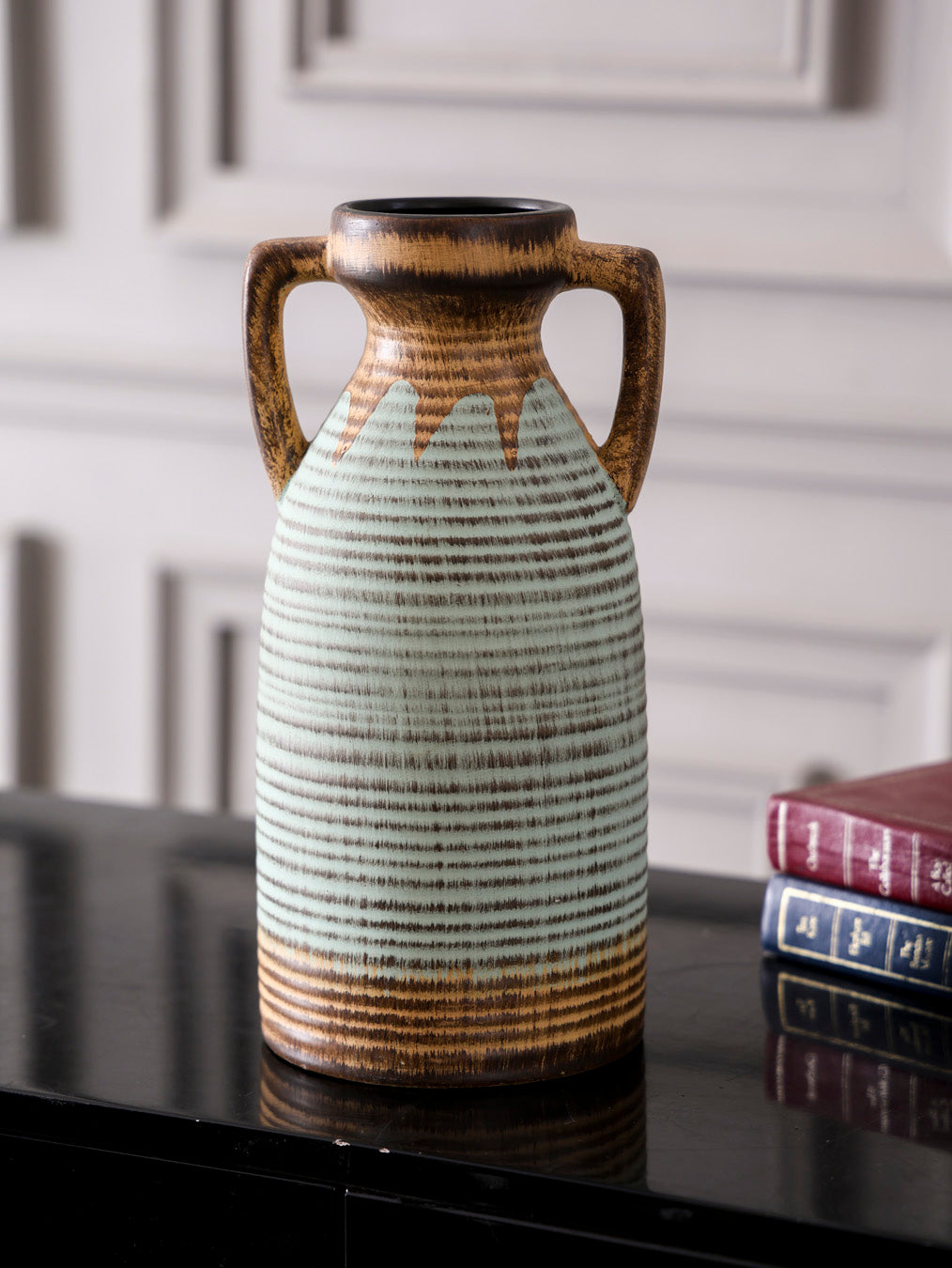 Boho Elegance Ribbed Vase 