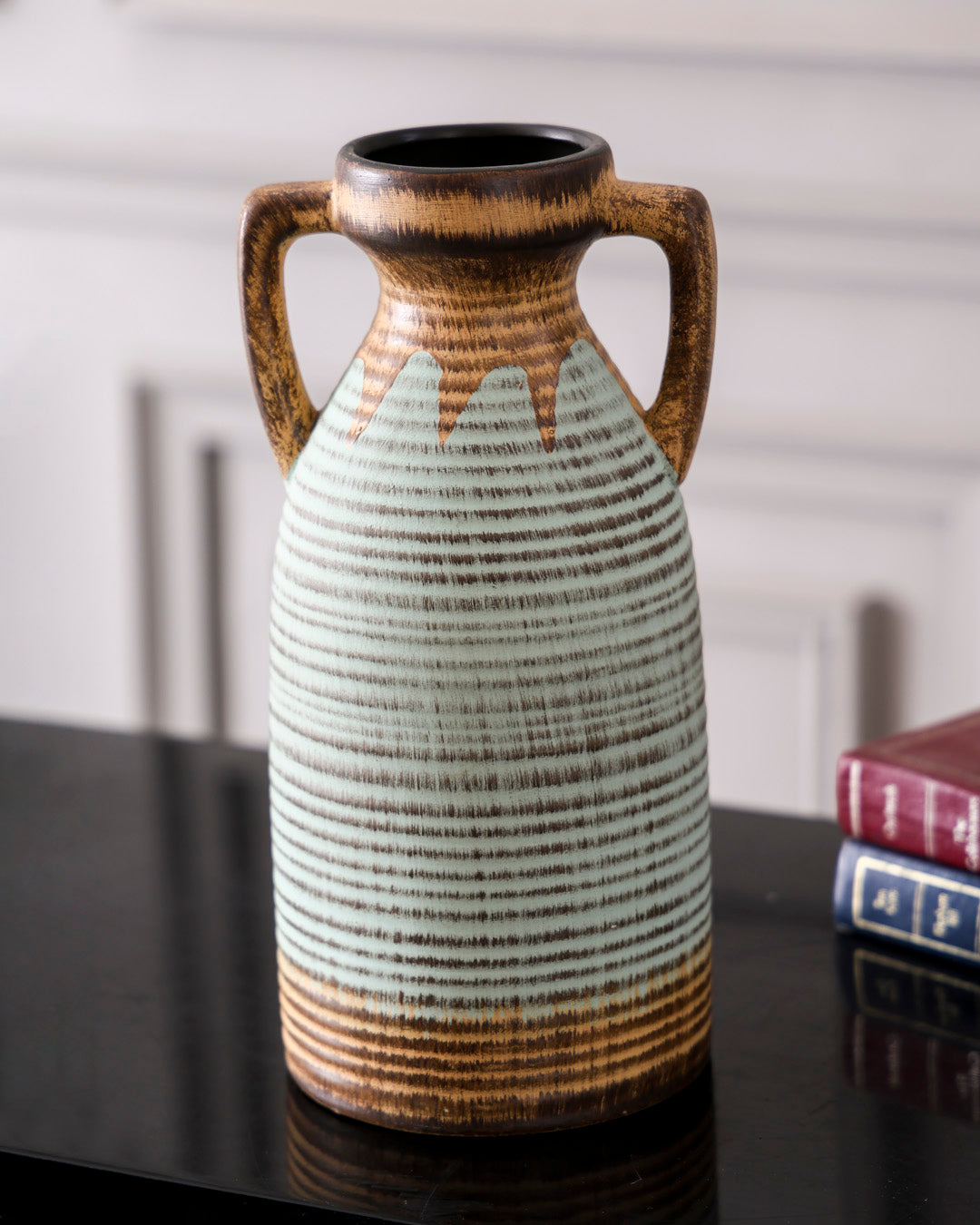 Boho Elegance Ribbed Vase 