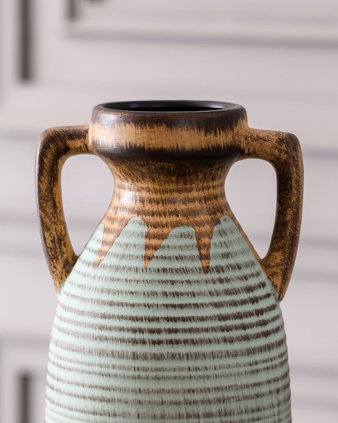 Boho Elegance Ribbed Vase 