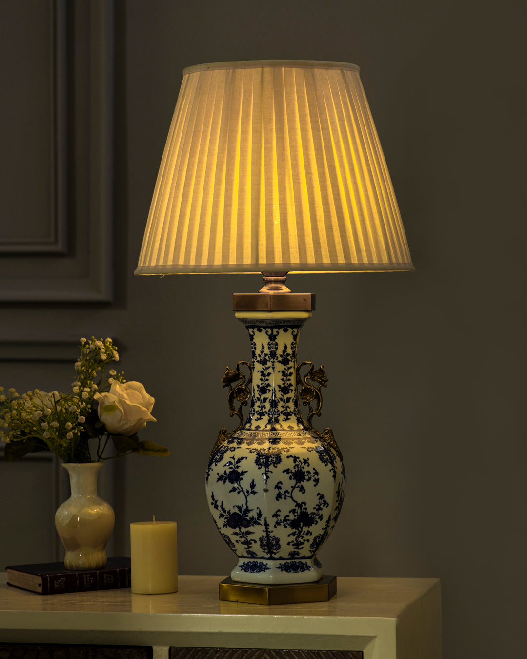 Oriental Brass Crest Table Lamp 